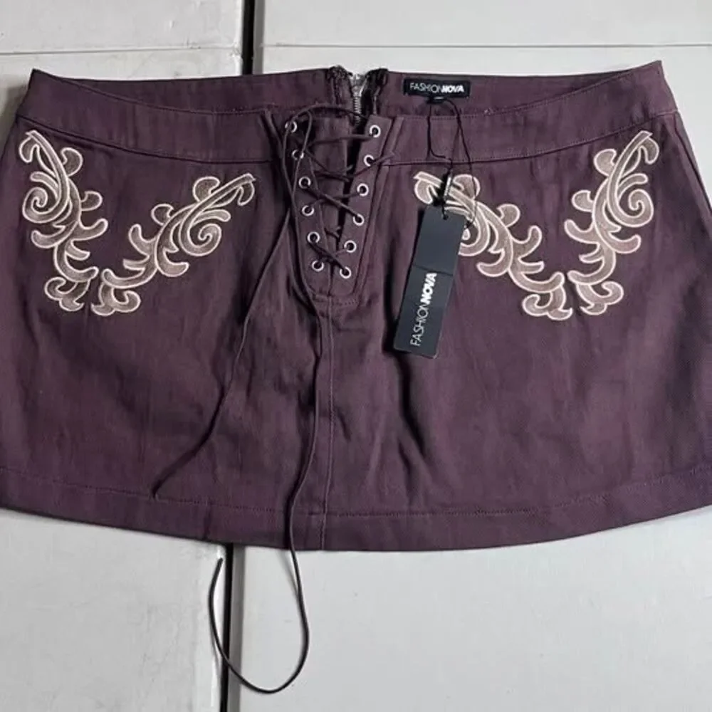 Fashion Nova waist 20in